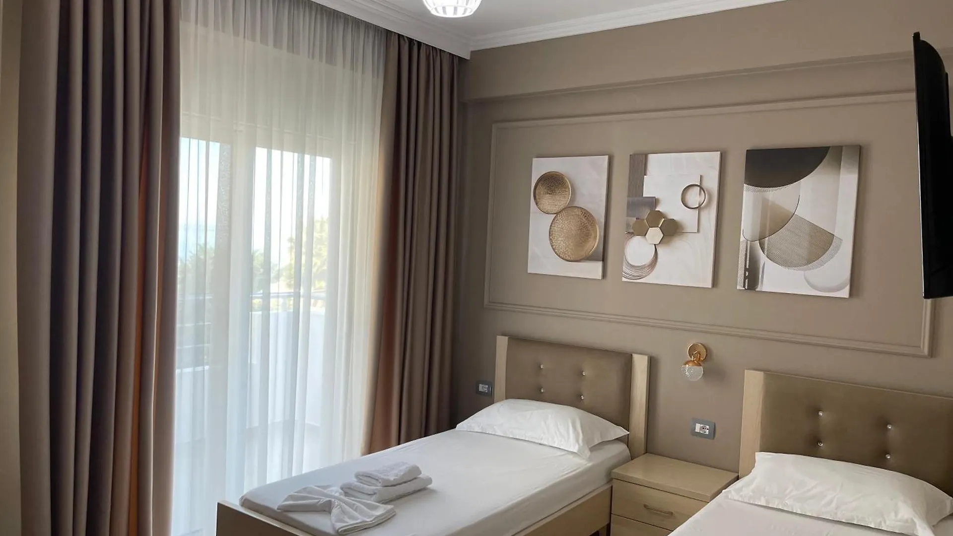 Aparthotel Durmishi Rooms & Apartments & Beach Sarandë